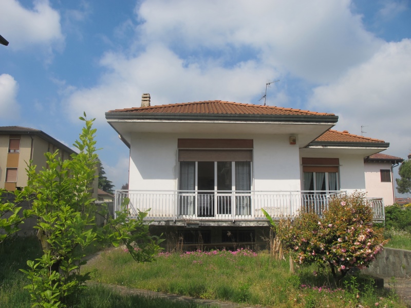 villa in Via Giovanni Pascoli, 29 a Cernusco sul Naviglio