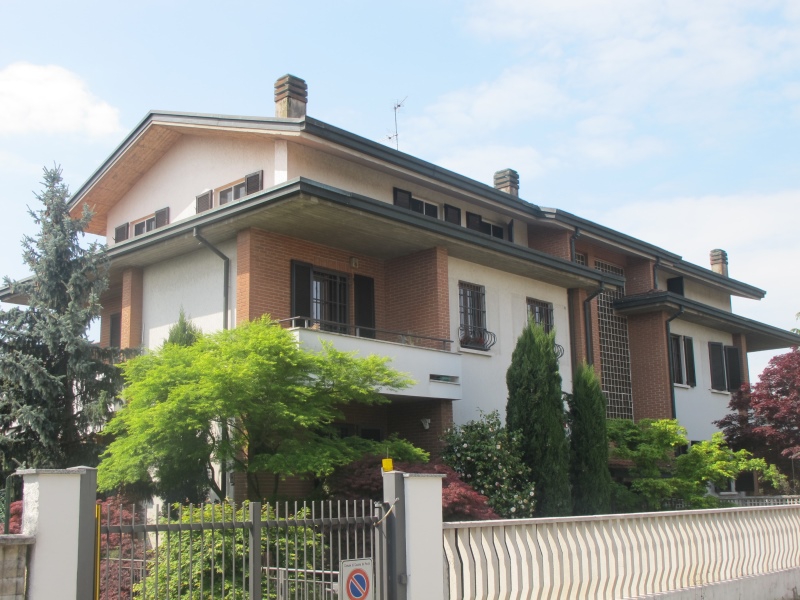 villa in Via dei Ciclamini, 9 a Cassina de' Pecchi